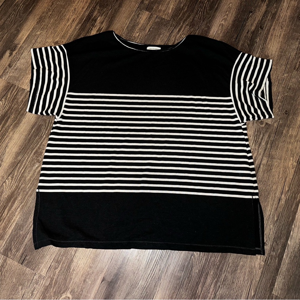 Max Studio brand black white top size 2X
